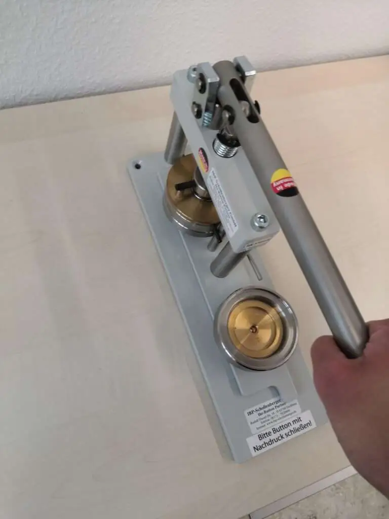 Verleih Buttonmaschine